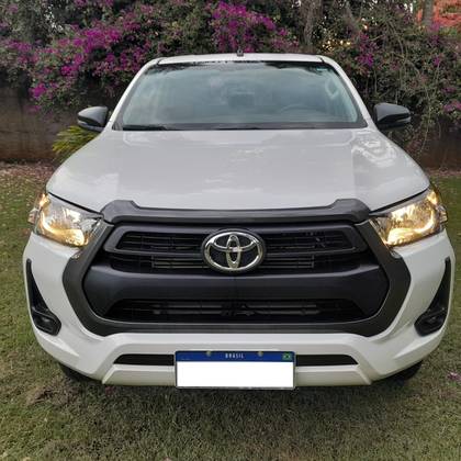 TOYOTA HILUX 2.8 D-4D TURBO DIESEL CD SR 4X4 AUTOMÁTICO
